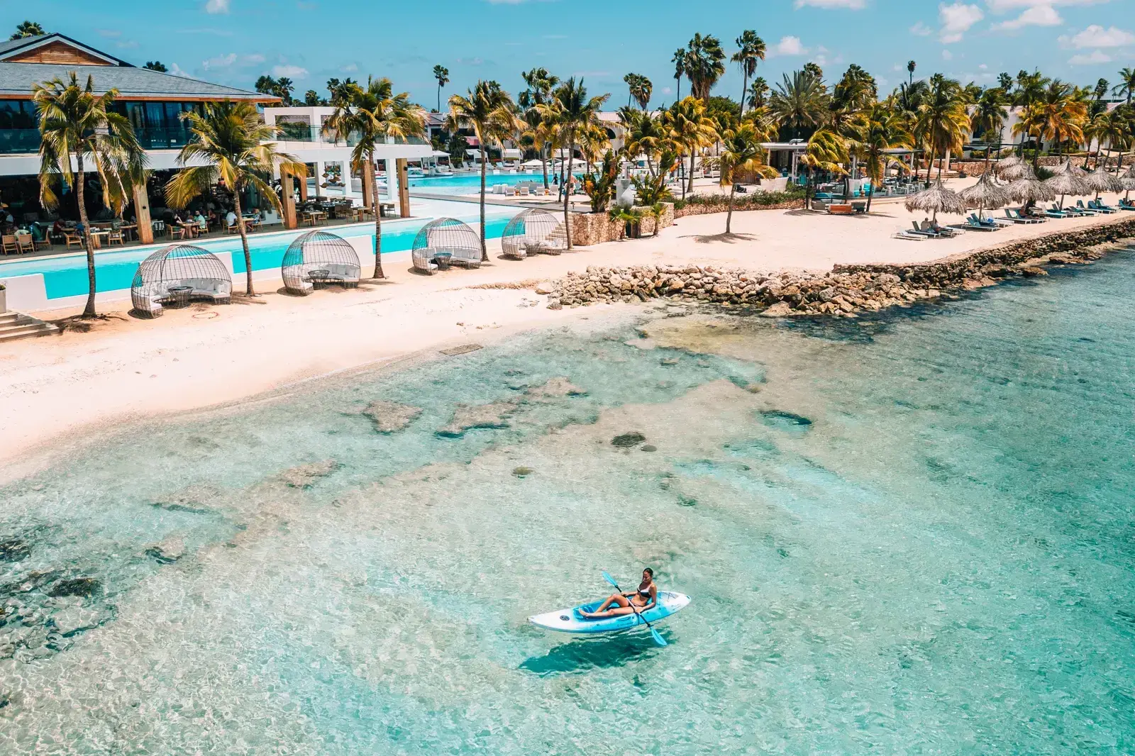 Snorkelen bij het huisrif van het resort
